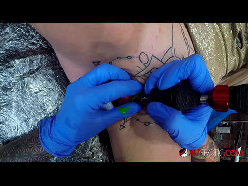❤️ tattooed ທີ່ສຸດ Hottie Sully Savage ໄດ້ຮັບ tattoo ສຸດ clitoris ຂອງນາງ ❌ ຮູບໂປ້ຍາກ ທີ່ lo.3dhentaix.ru ☑